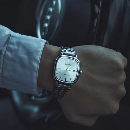 Kostenlose luxuriöse 36-mm-Uhr von CASIO 