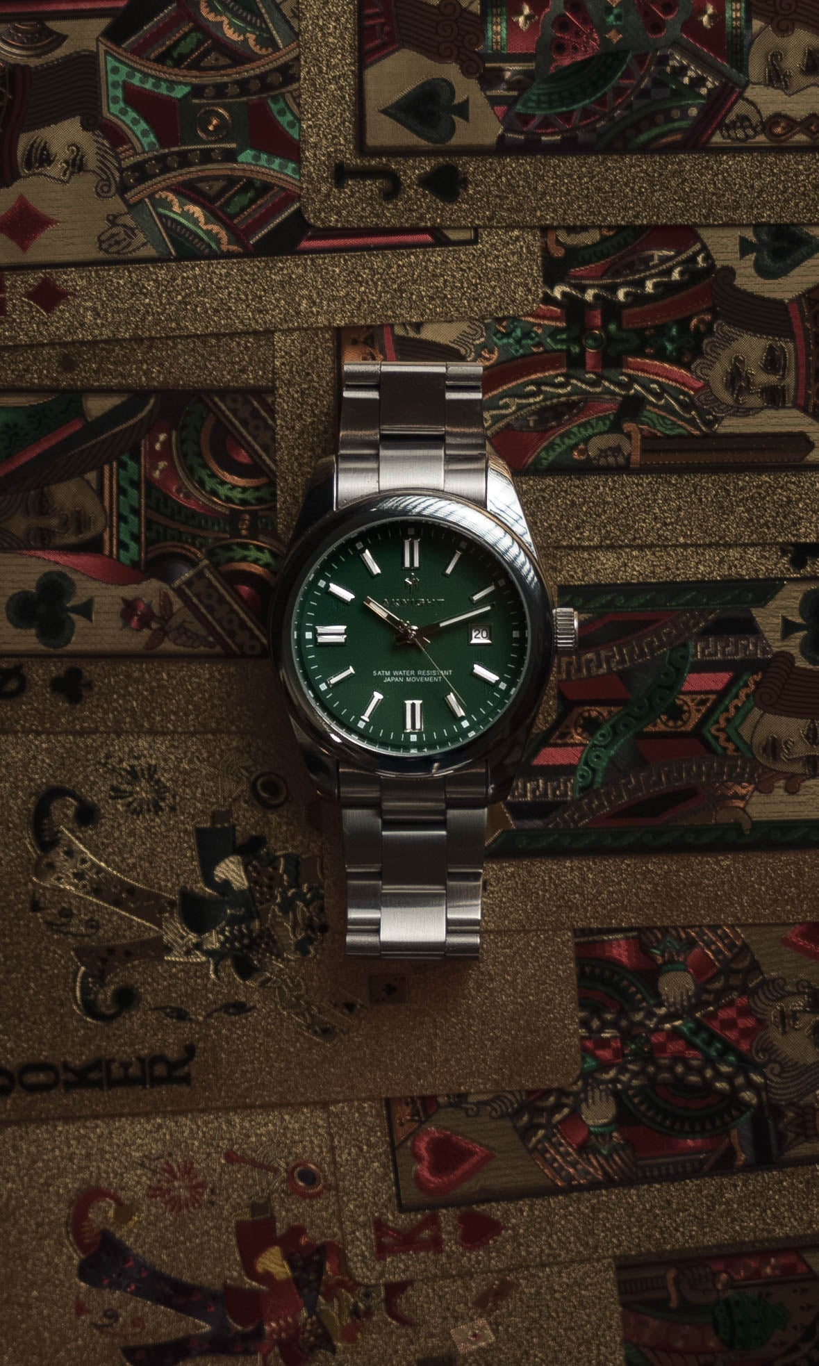 Beobachten Sie Aknight 